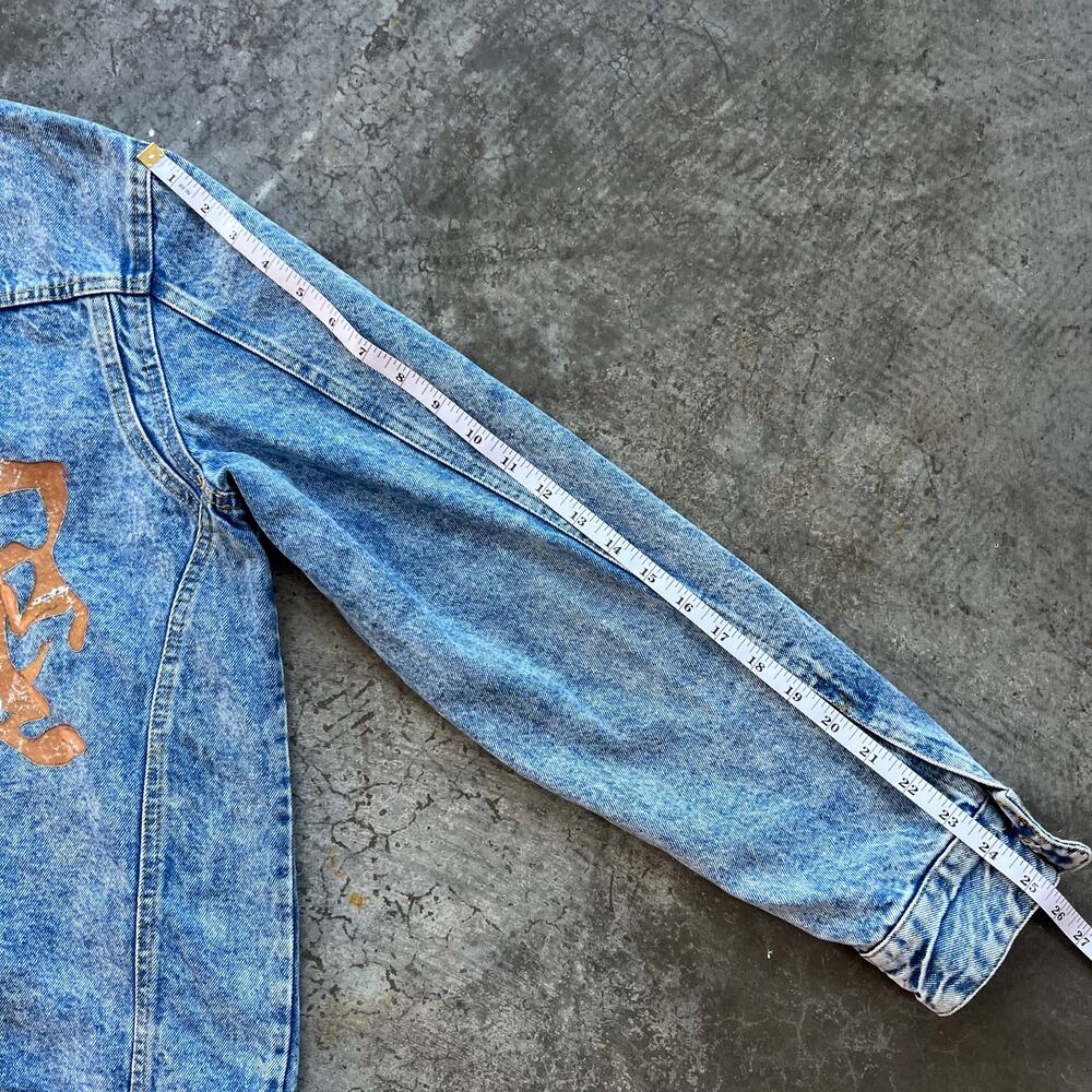 Members Only x Looney Tunes Acid Wash Denim Jacket Size Medium - Picture 10 of 10